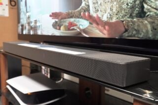 LG UCS9S soundbar main unit